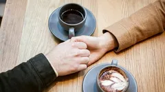 Ako spoznať, že je do vás muž tajne zamilovaný: 4 nenápadné signály