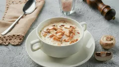 Polievka s taveným syrom, ktorú milujú aj deti: Varím ju, keď je chladnička prázdna