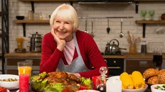 Dietológovia: 11 potravín, ktoré by ľudia po 55. roku mali určite jesť