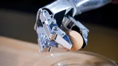 Od znepokojivých tvárí androidov až po podzemné drony: najbizarnejšie roboty roka 2025