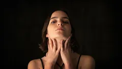 Päť cvikov na spevnenie tváre po päťdesiatke: dvojitá brada zmizne okamžite