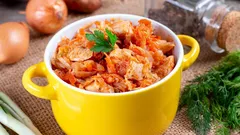 Ako dusiť kapustu bez námahy: 3 najchutnejšie recepty krok za krokom