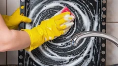 Čistý plech bez chémie: 3 spôsoby, ako sa zbaviť odolnej mastnoty