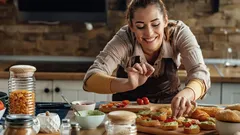 Čo darovať človeku, ktorý miluje varenie: teplovzdušná fritéza, multifunkčný hrniec alebo mixér?