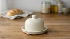 Maslovnička s vodou: trik, vďaka ktorému je maslo mäkké hneď a bez cudzej vône