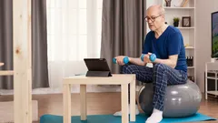 Telo vám poďakuje: 3 cviky po päťdesiatke, ktoré vrátia silu a mladosť